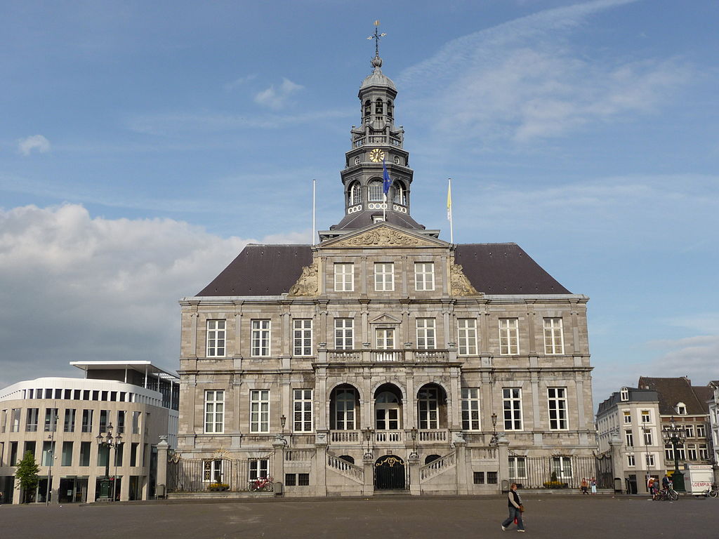 Het Stadhuis op de Markt